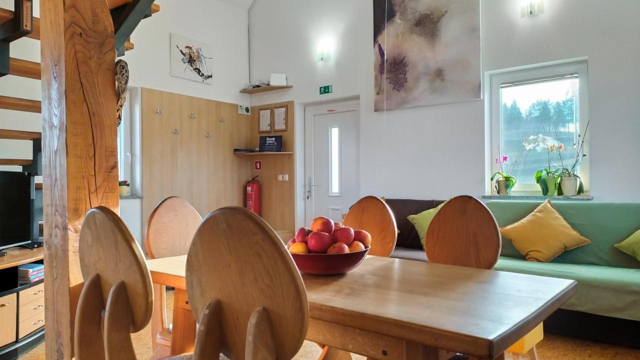 Apartments Vinska Trta 卡特兹奥布萨维 外观 照片